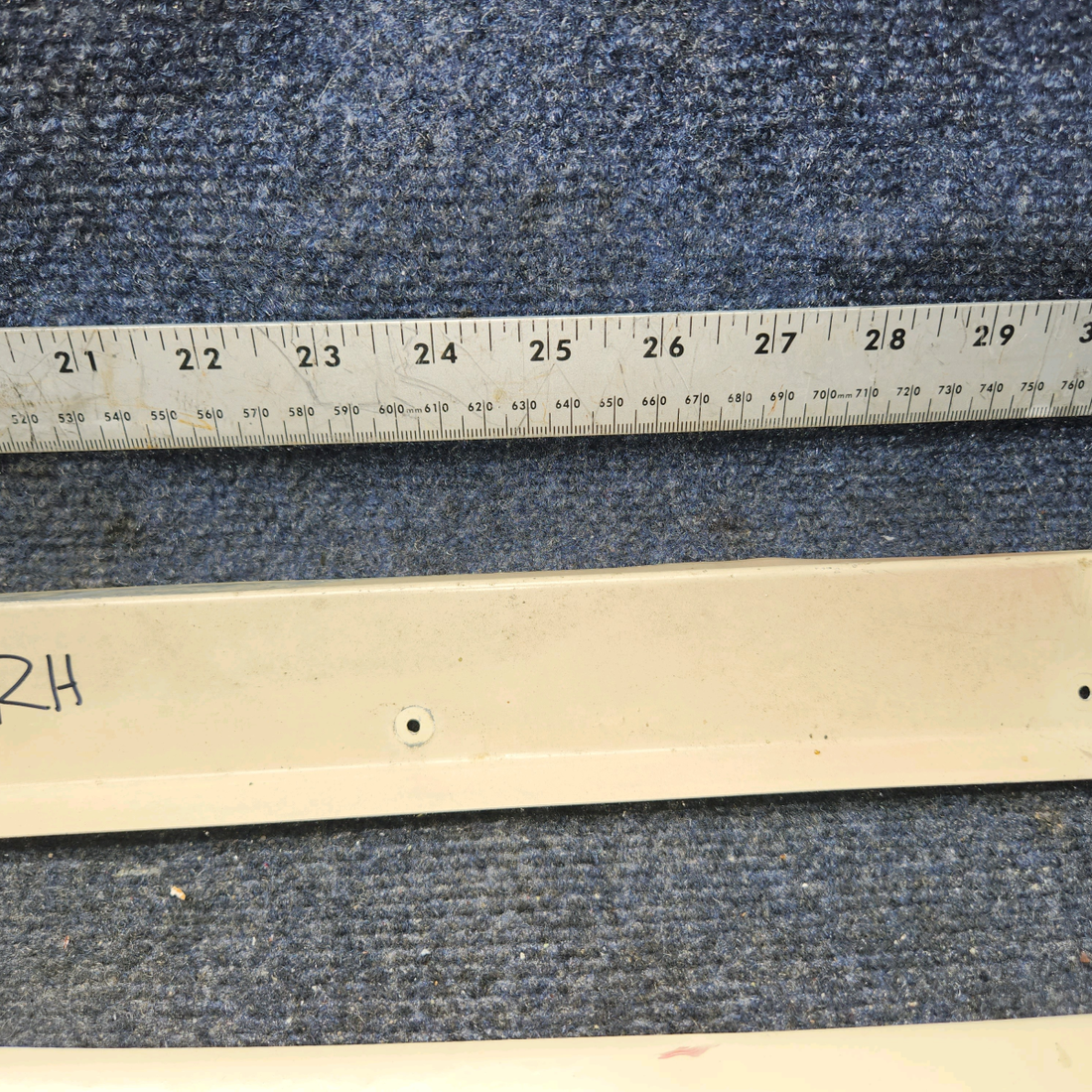 Used aircraft parts for sale, 630171-009 Piper PA28-140 REAR RH RETAINERS AND PLATE WINDOW SET