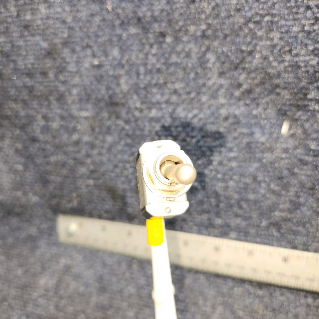 Used aircraft parts for sale, 99696-000 Piper PA28-140 Circuit Breaker Panel with Breakers