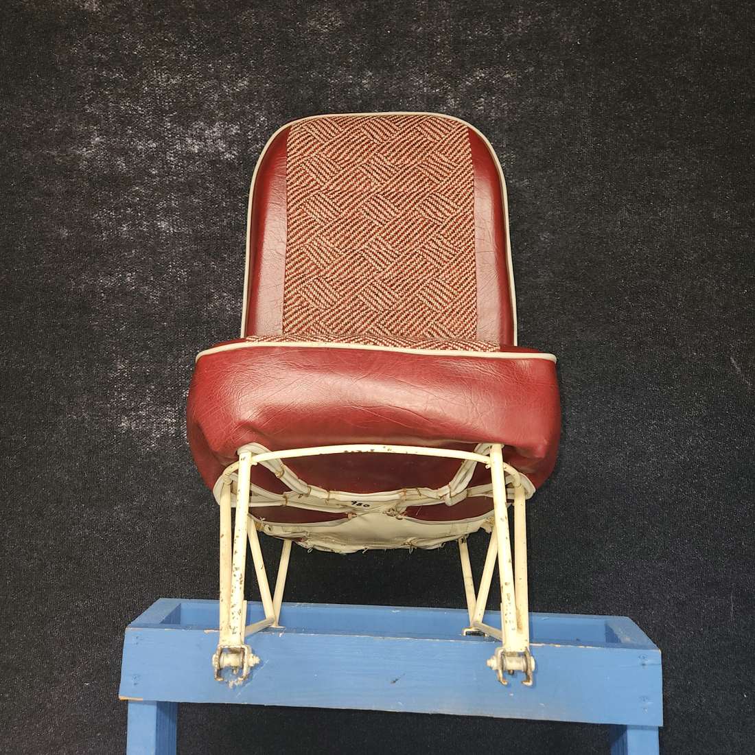 Used aircraft parts for sale, 65879-00 Piper PA28-140 Front Seat Assy LH / RH