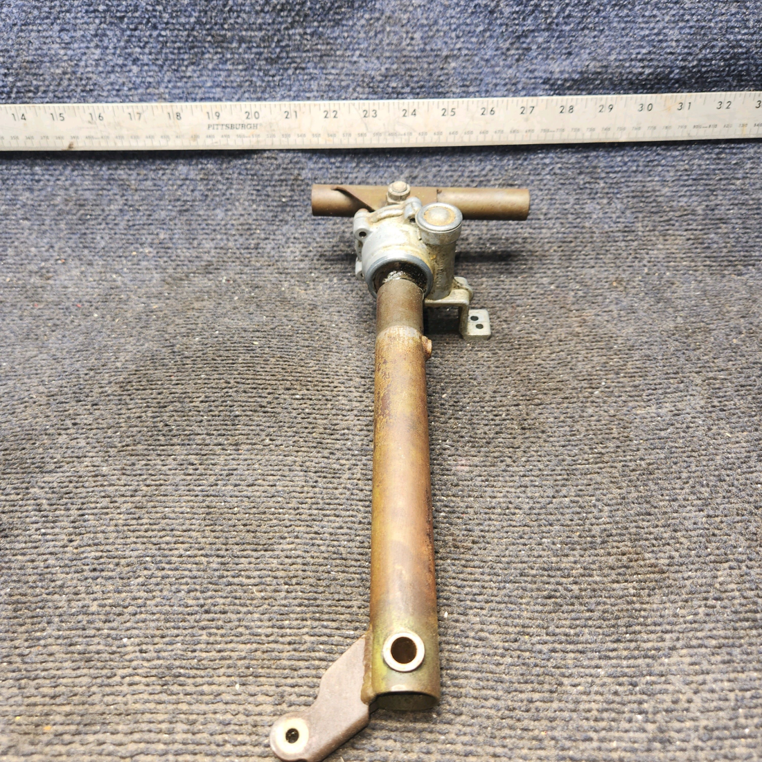 Used aircraft parts for sale, C301002-0301 Cessna 172F Flap Actuator