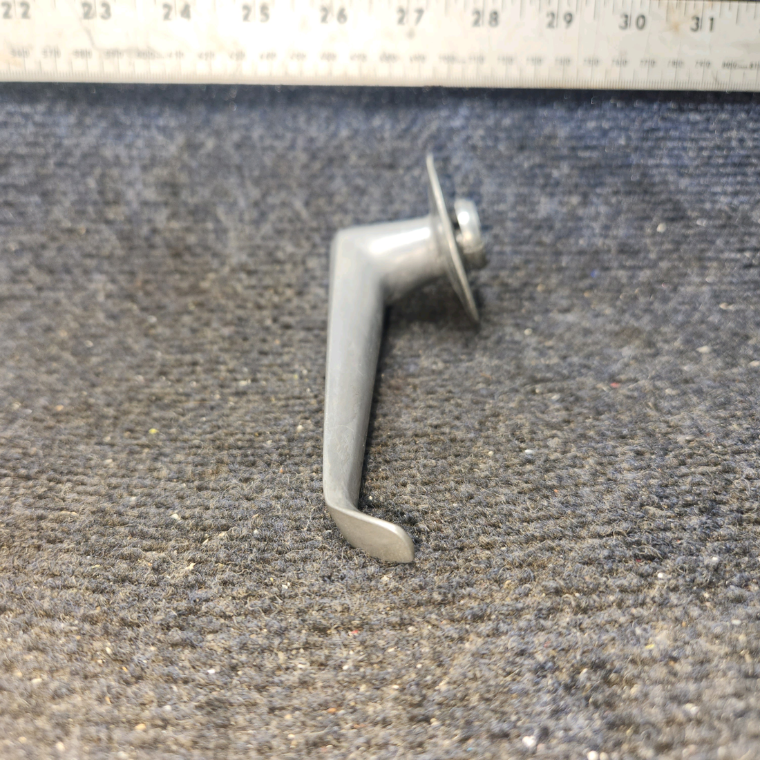 Used aircraft parts for sale, 0711027-1 Cessna 182G Cabin Door Handle Assy Price per each