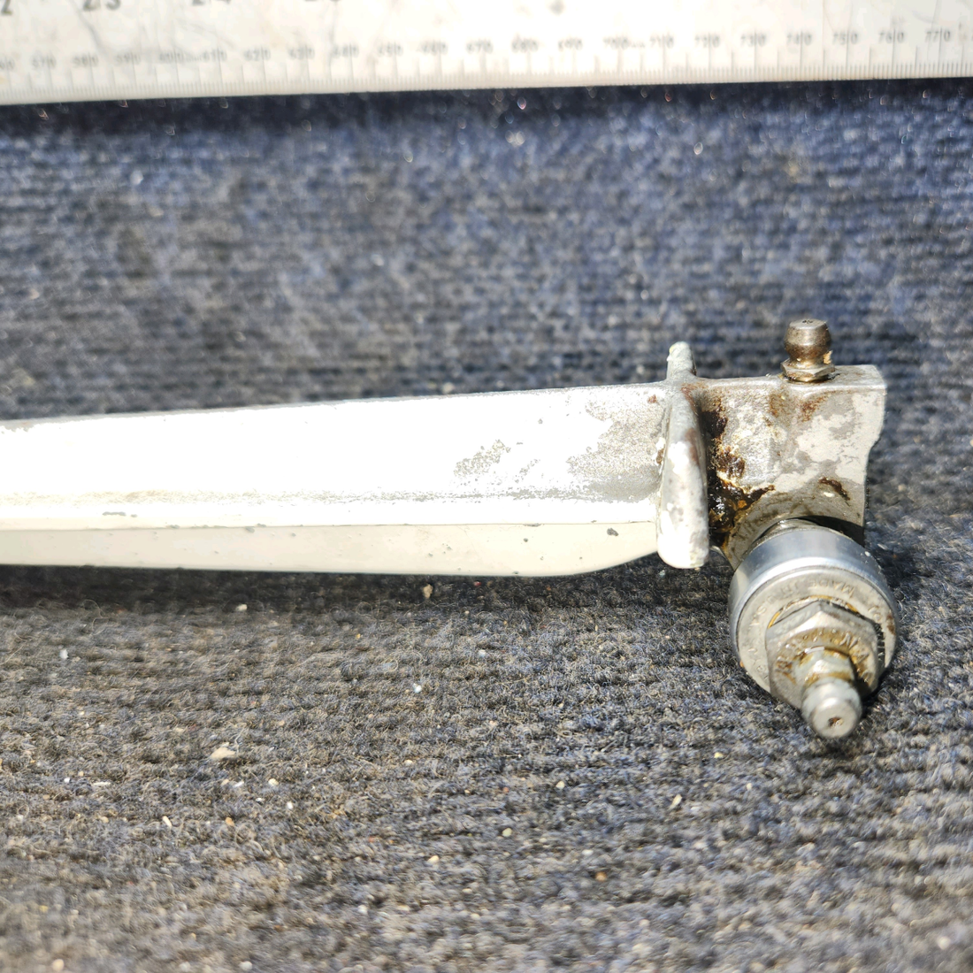 Used aircraft parts for sale, 35-815129 Beechcraft 35-33 Main Gear Retract Leg Assy - LH
