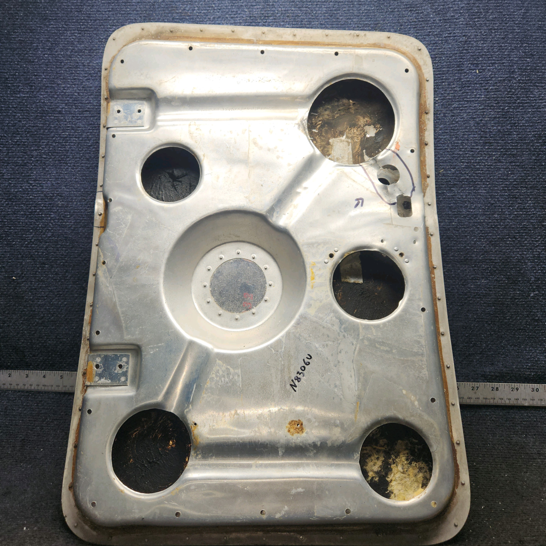 Used aircraft parts for sale, 0711101-33 Cessna 172F Baggage Door Structure