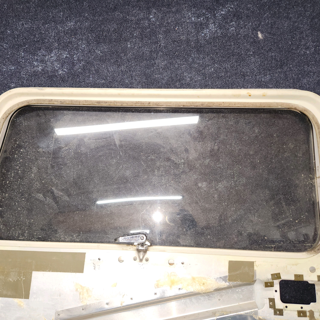Used aircraft parts for sale, 0511803-26, 0711050-6 cessna 172N Cabin Door RH - Structure Assembly