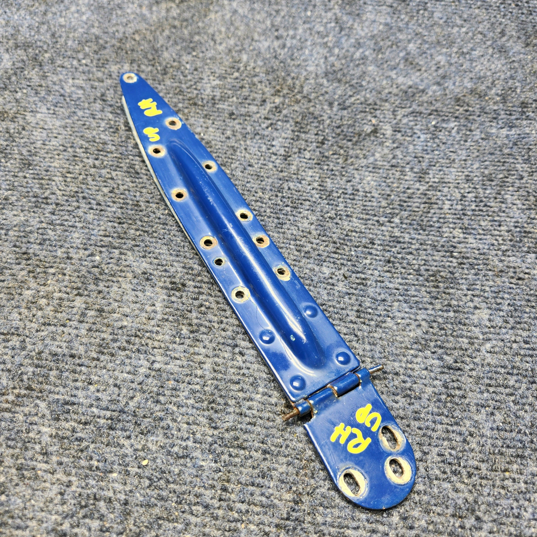 Used aircraft parts for sale, 0511280-2,  0511237-2 CESSNA C172RG CABIN DOOR UPPER HINGE ASSEMBLY RH