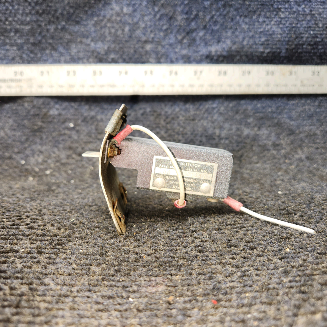 Used aircraft parts for sale, 150 Safe Flight Instruments Cessna 182G Lift Detector Assembly