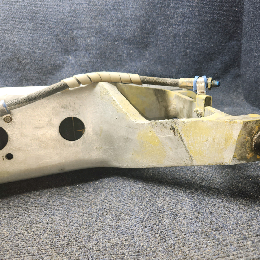Used aircraft parts for sale, 169-810001-602 Beechcraft A24R Main Landing Gear Assembly RH