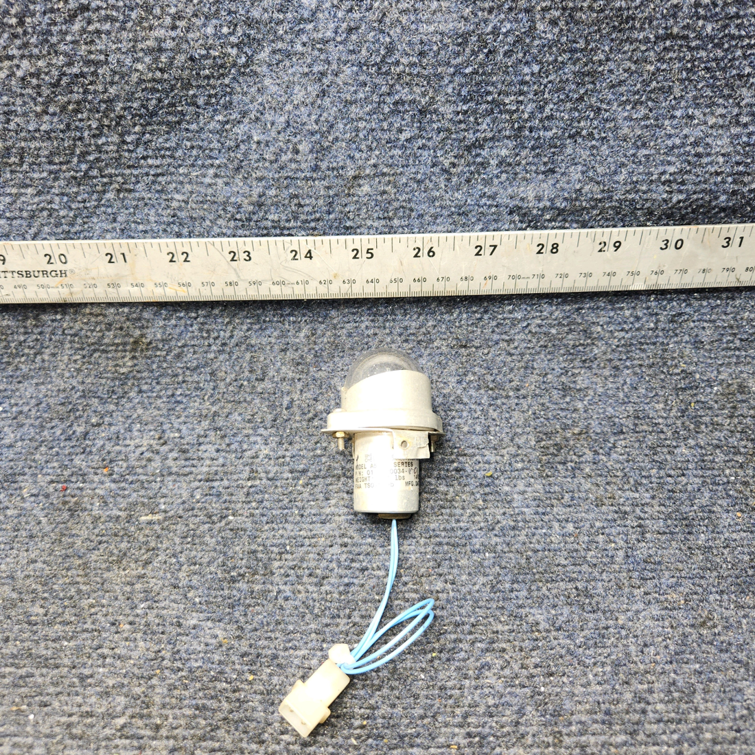 Used aircraft parts for sale, 01-0770034-00 WHELEN A555A Cessna C-150J Tail Light Assembly  - 14 Volt