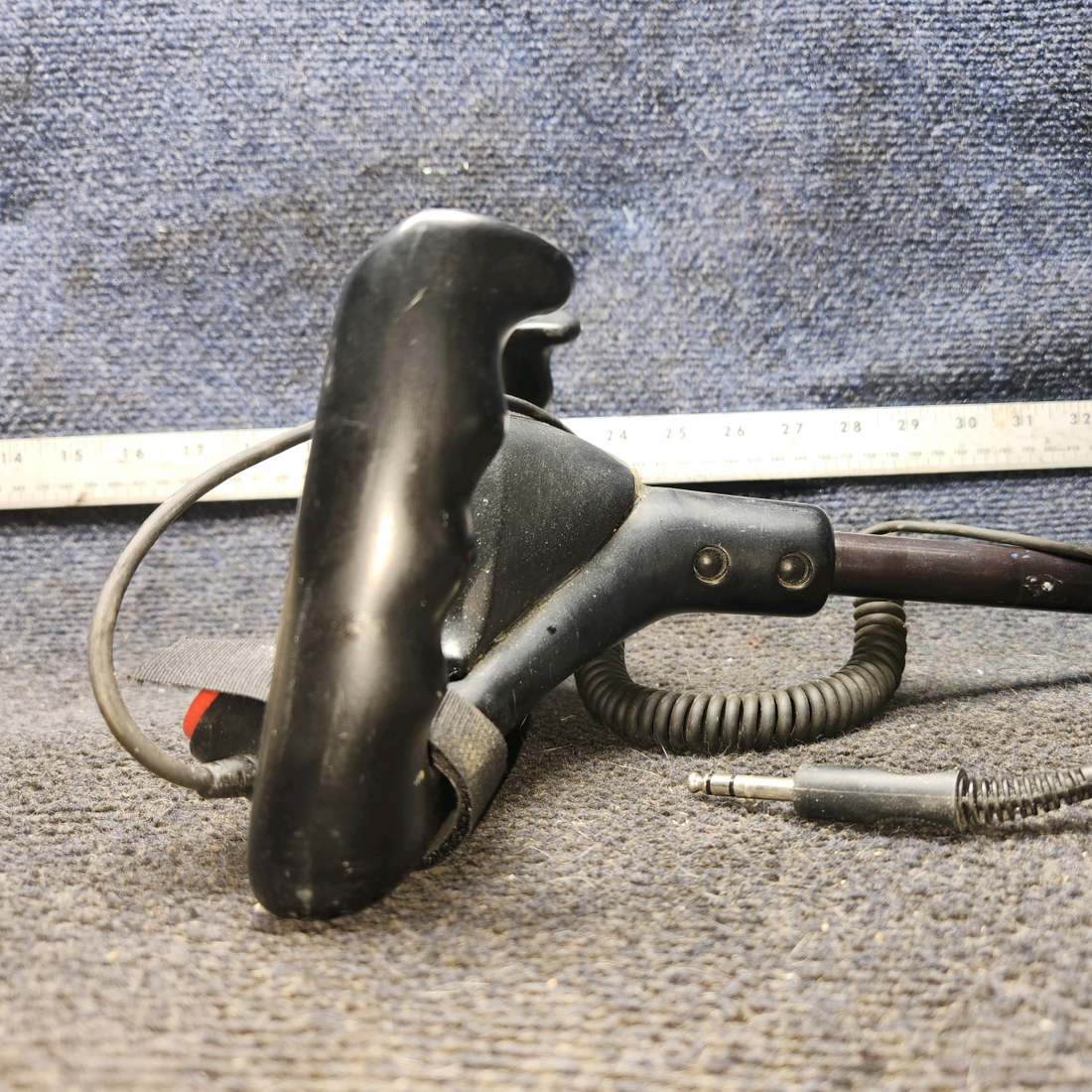 Used aircraft parts for sale, 0513260-4 cessna 172N Control Wheel Assembly – LH & RH (No Mic Switch)