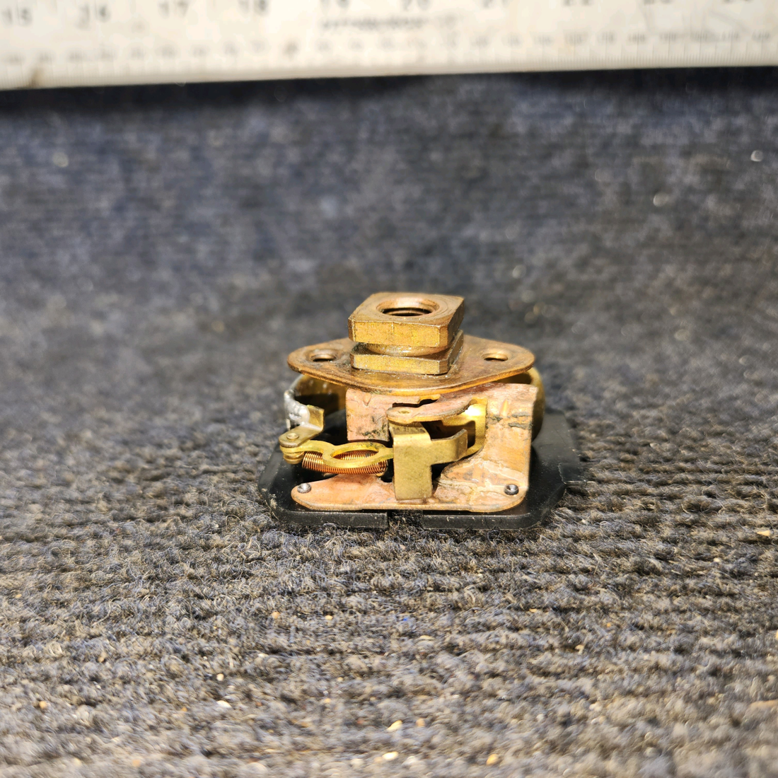 Used aircraft parts for sale, 1509413 Continental, Lycoming Oil Press Indicator