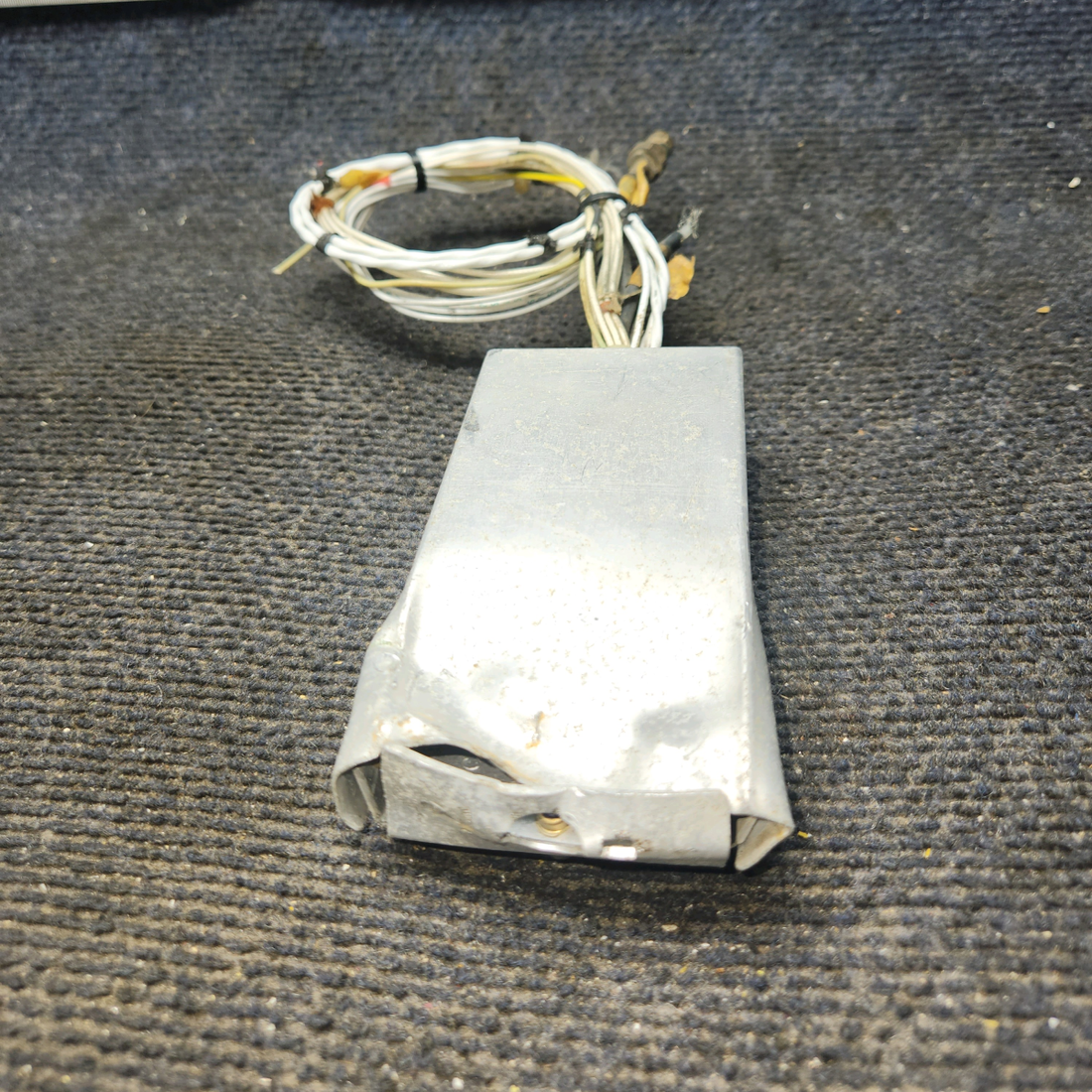 Used aircraft parts for sale, TKM MX170C Michel MX170C Cessna 172 Nav/Comm Radio W/ Tray