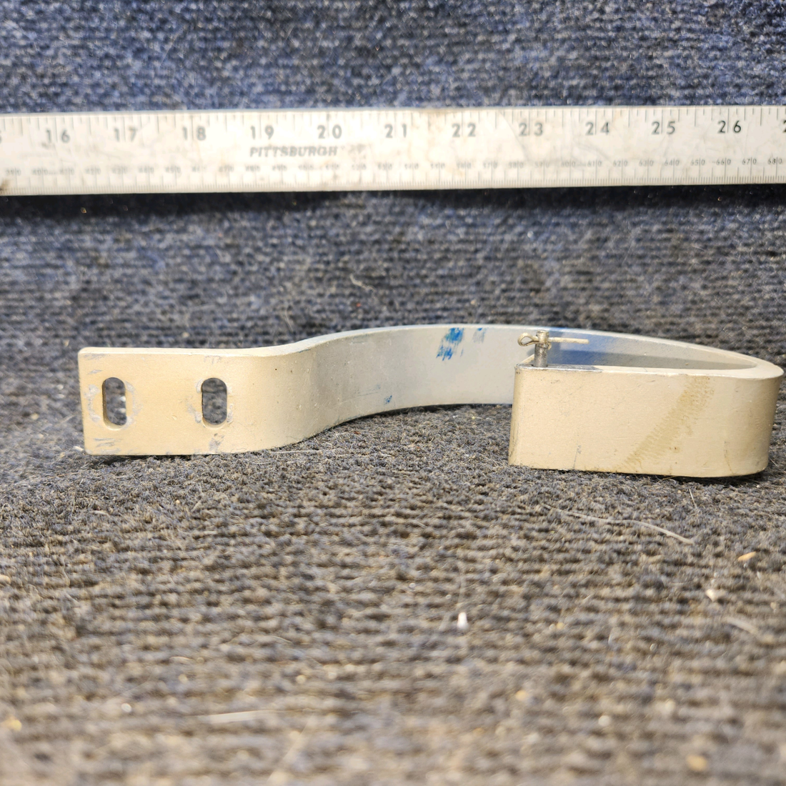 Used aircraft parts for sale, 0512200-2 cessna 172N Baggage Door Hinge Assembly