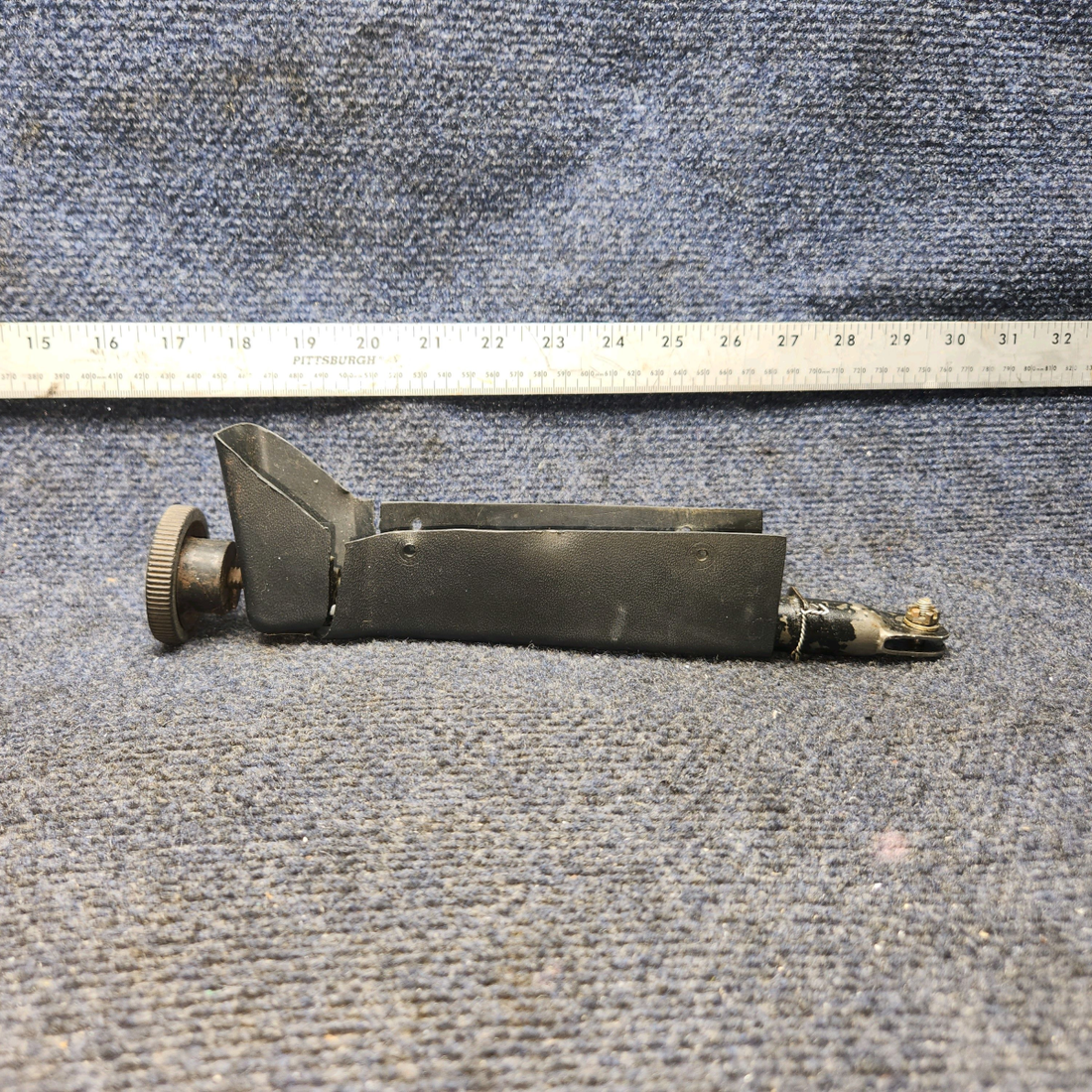 Used aircraft parts for sale, 62829-000 PIPER PA28-140 Rudder Trim Shaft Assy