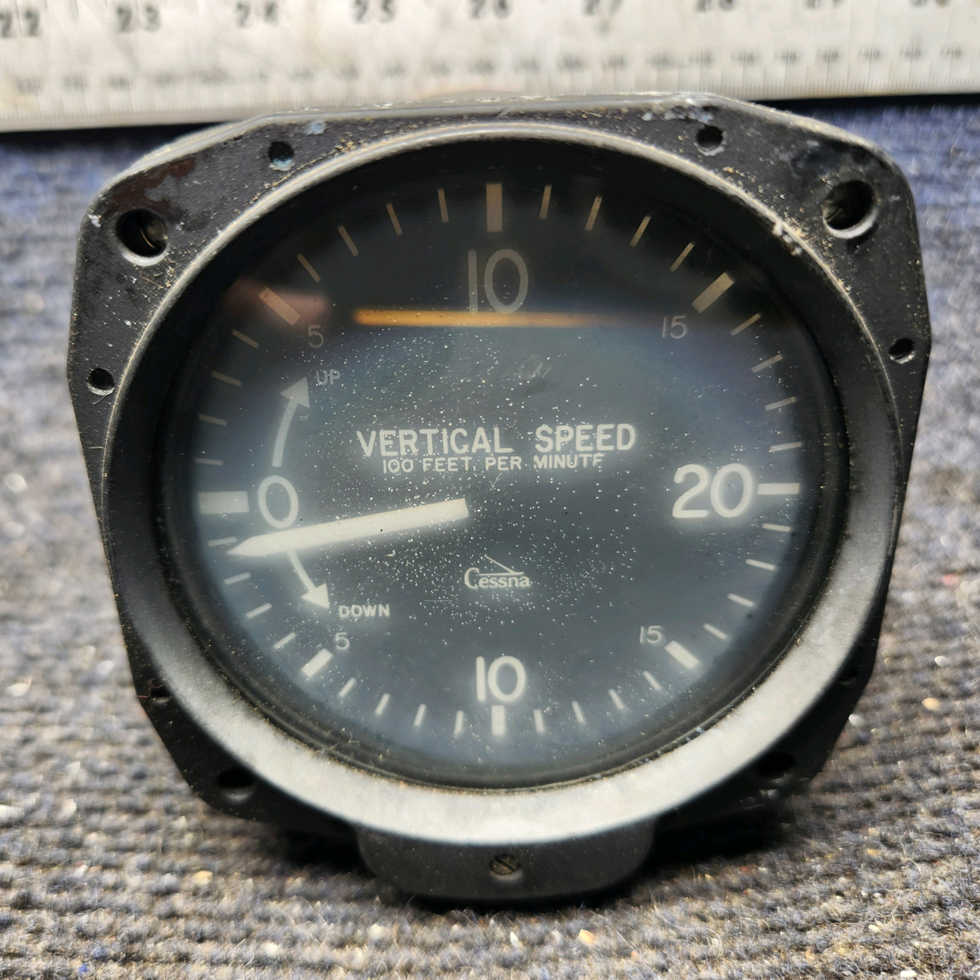 Used aircraft parts for sale, 22-991-02-1A Cessna 172F Rate of Climb Indicator
