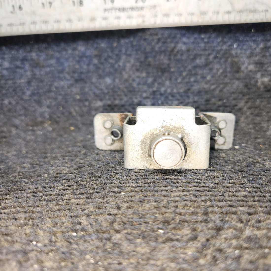 Used aircraft parts for sale, 0412066-1 cessna 150G Cabin Door Rotary Clutch Assembly