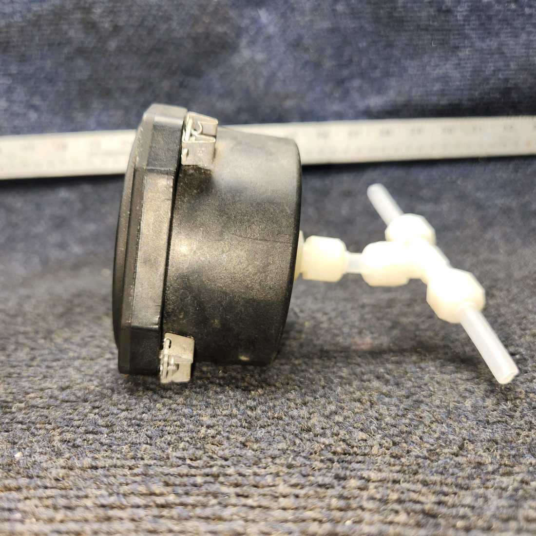 Used aircraft parts for sale, Vertical Speed Indicator Piper PA28-140 Vertical Speed Indicator