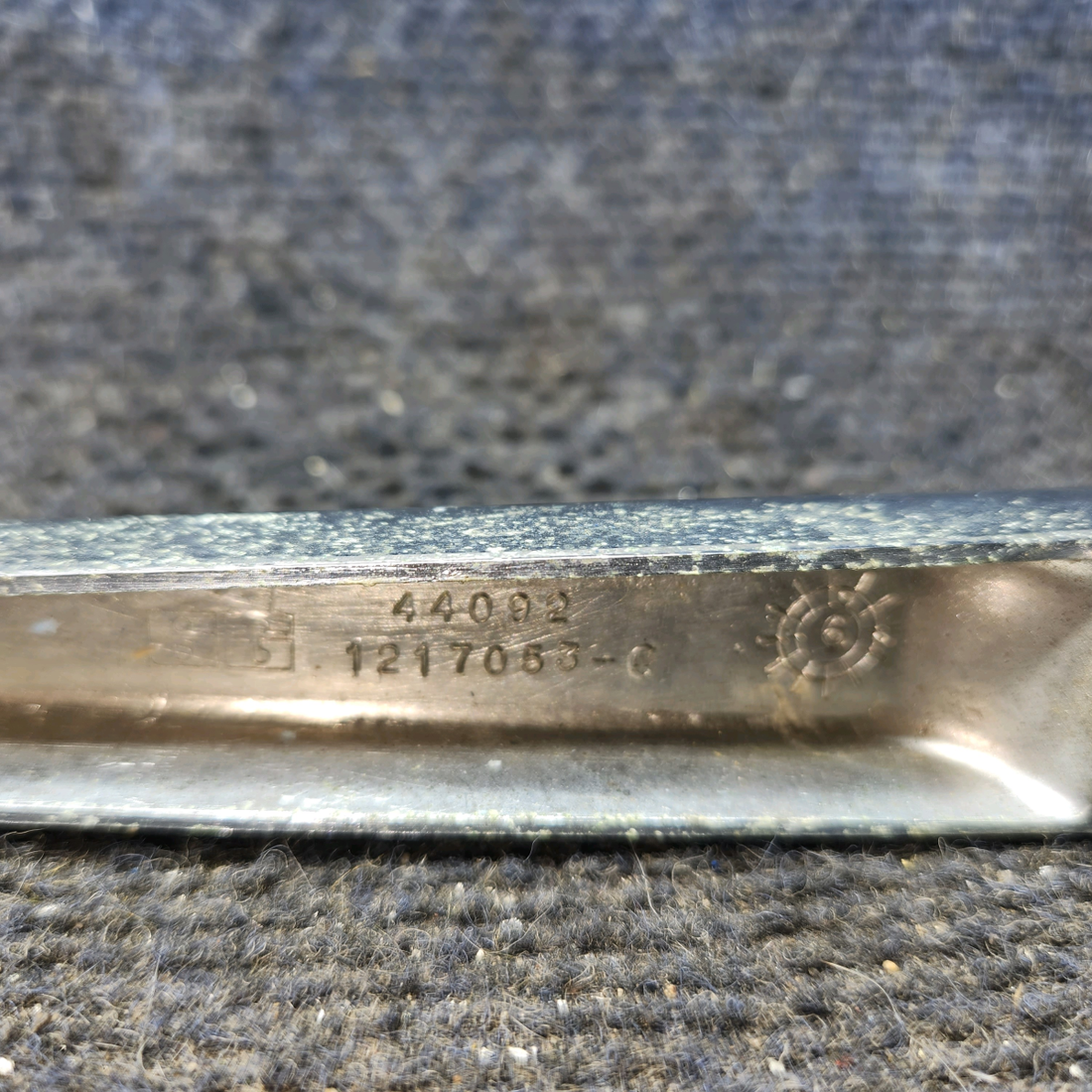 Used aircraft parts for sale, 1217053-4 cessna 172N Cabin Door Handle