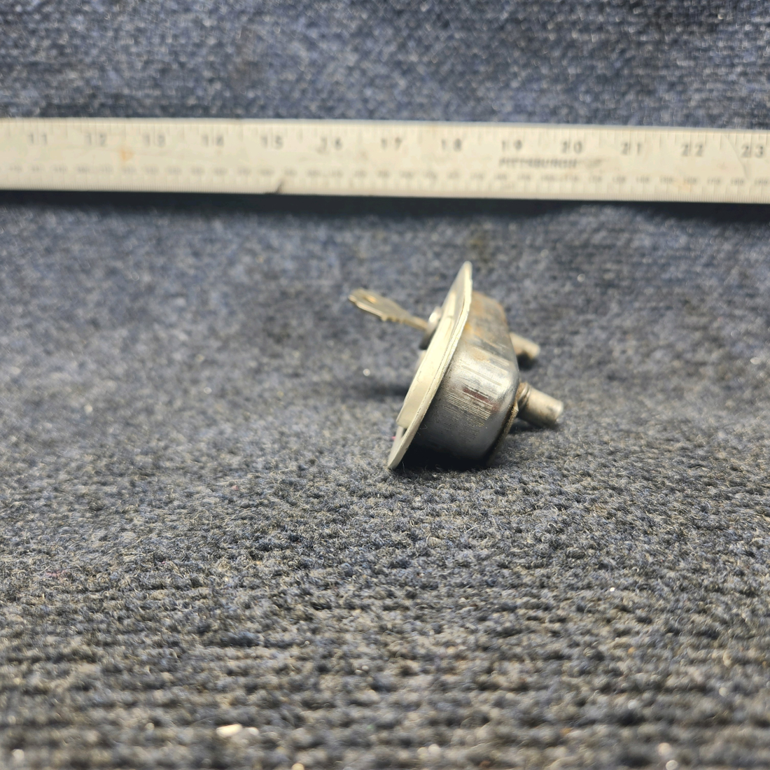 Used aircraft parts for sale, 1040BCH Beechcraft A23A Musketeer Custom III RICHARD DECKER CO CABIN DOOR LATCH OUT W/ KEY