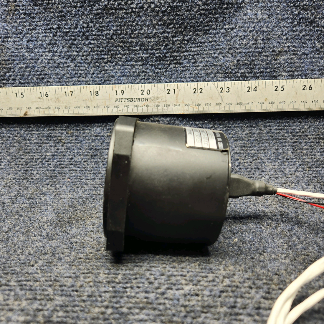 Used aircraft parts for sale, T19-801-112 CESSNA 172K UMA INSTRUMENTS 0-3500 RPM TACHOMETER (3-1/8 INCH),W/ CONNECTOR.