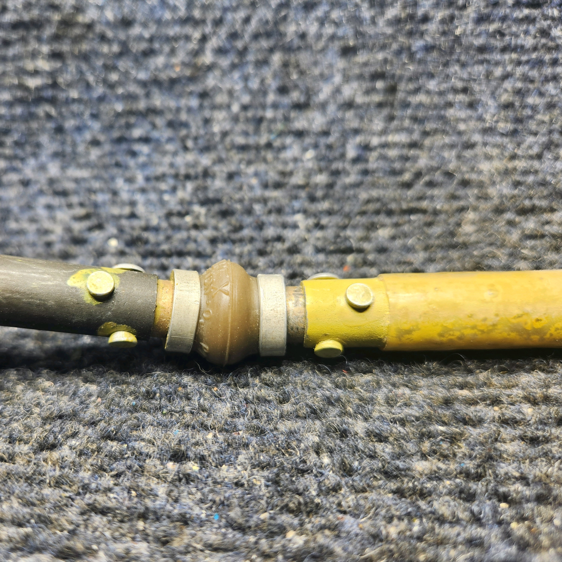 Used aircraft parts for sale, 95-324006-71 BEECHCRAFT 95-55B Aileron Tab Control Shaft & Knob