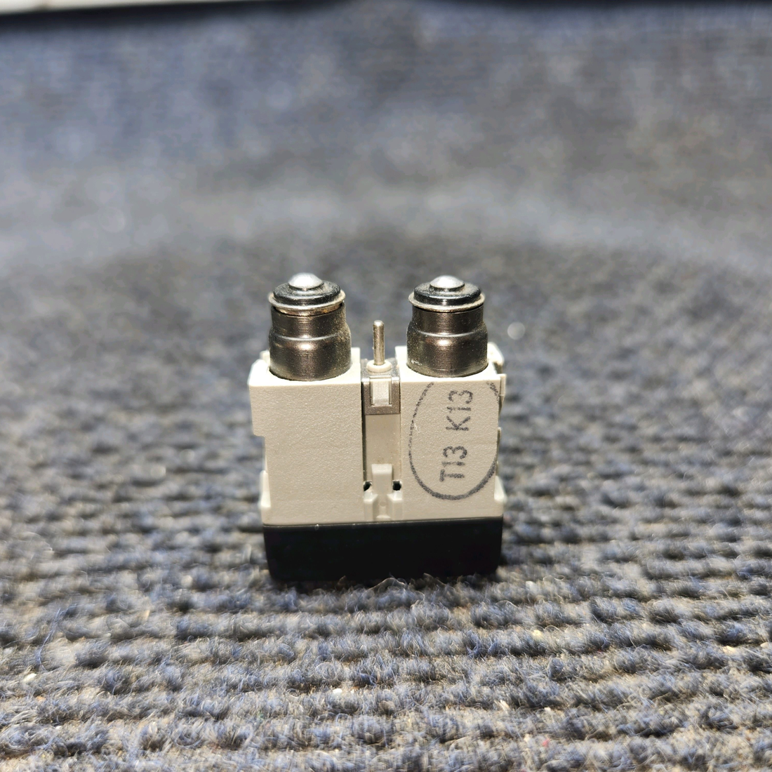 Used aircraft parts for sale, 726-7106-024 Korry Piper PA-31T Annunciator Switch – Nose/Baggage Door Ajar