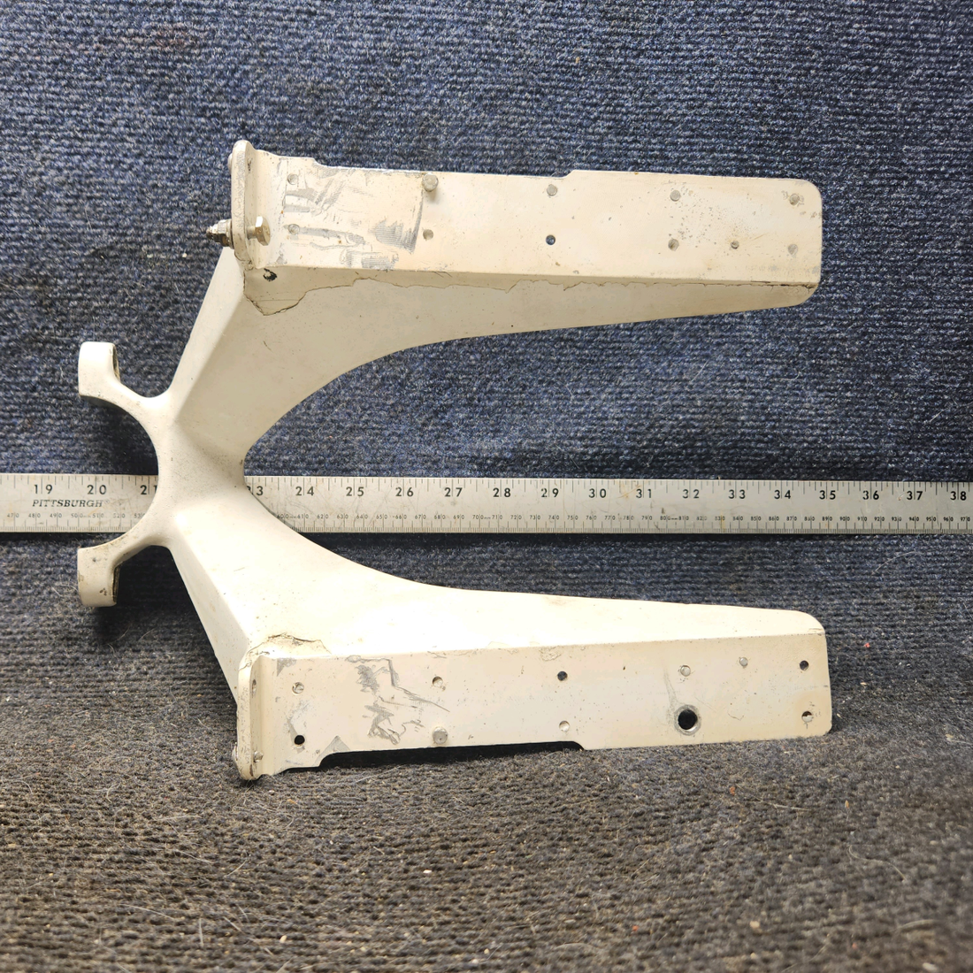 Used aircraft parts for sale, 0543016-1 cessna 172N Nose Gear Lower Attach Fitting