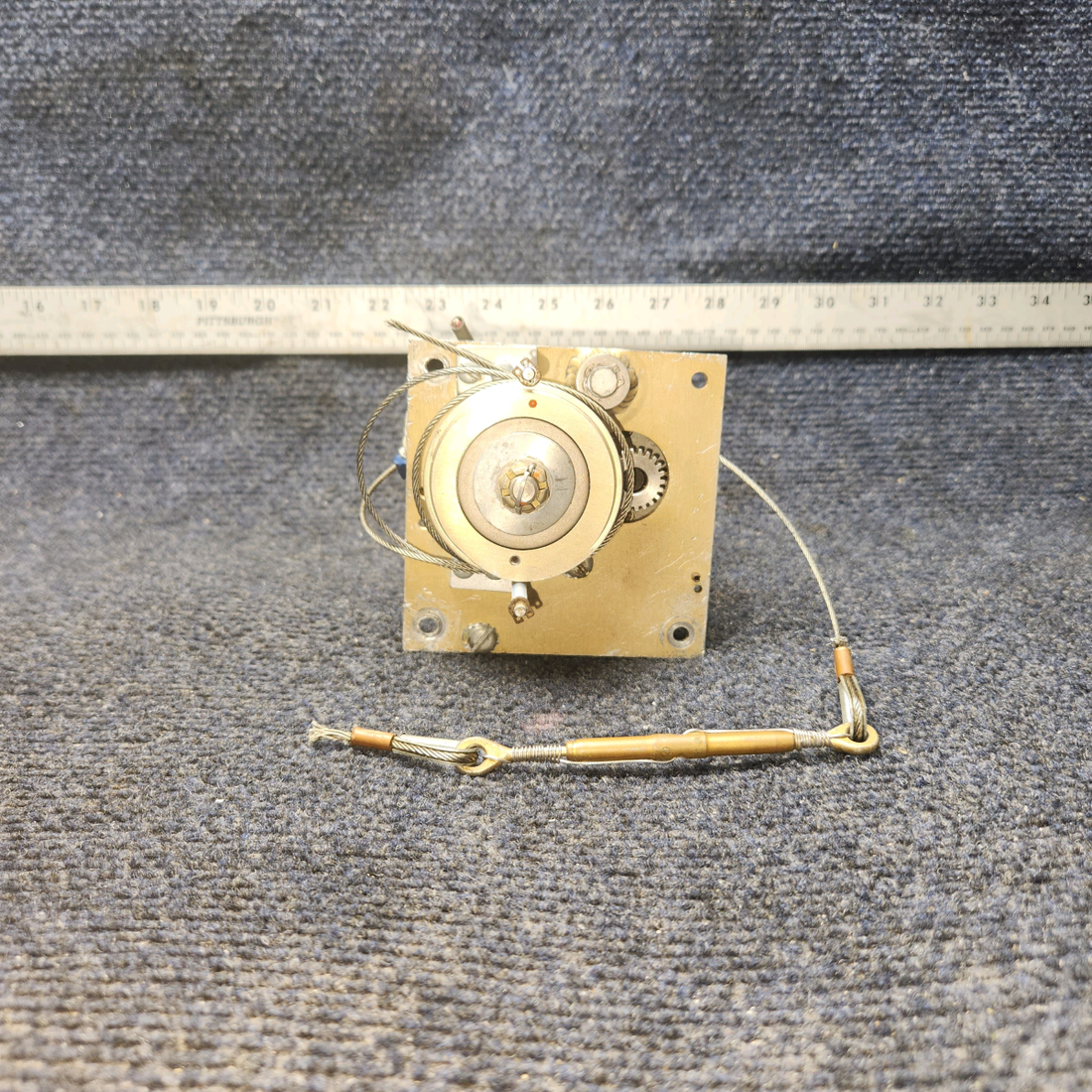 Used aircraft parts for sale, 1D414-194R Century BEECHCRAFT 95-55B Autopilot Pitch Servo 28 VLTS.