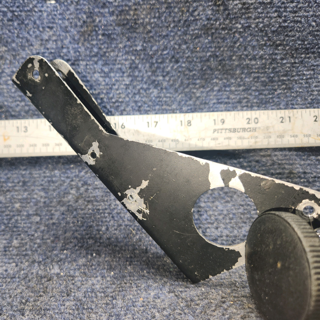 Used aircraft parts for sale, 62829-000 Piper PA28-140 Rudder Trim Shaft Assy With Braket.