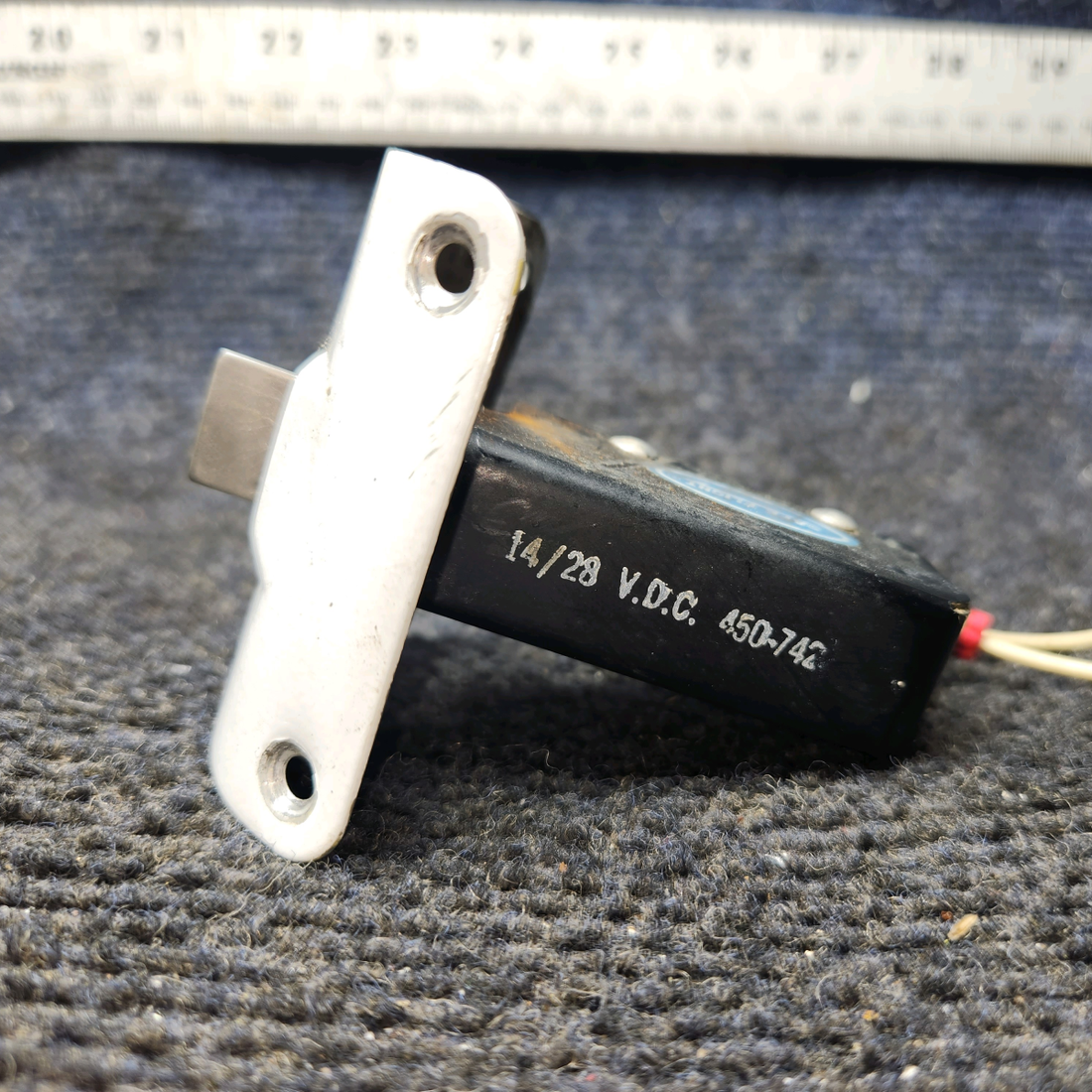 Used aircraft parts for sale, C52207-4 Safe Flight Piper PA28-161 Lift Detector Assembly