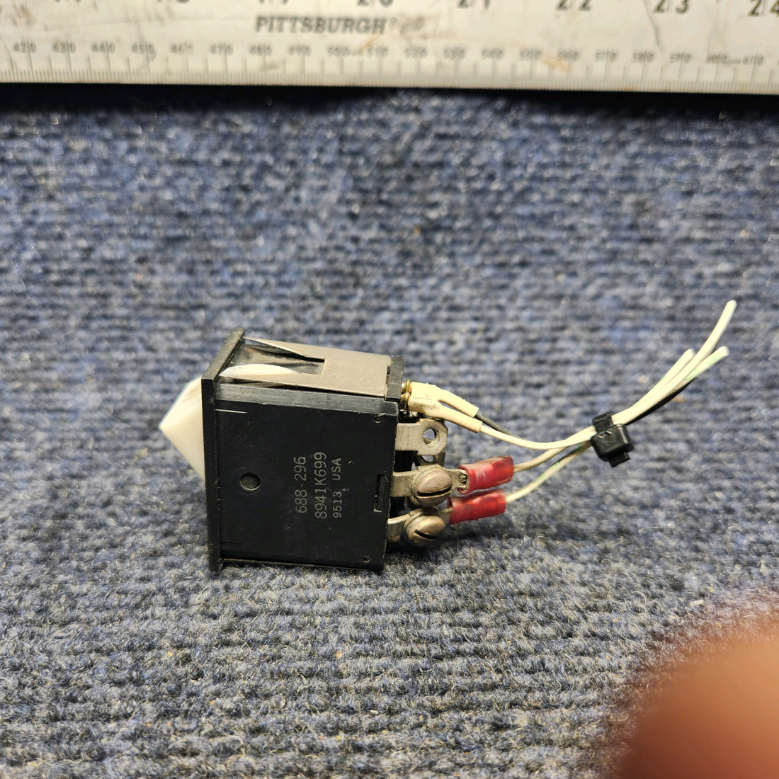 Used aircraft parts for sale, 688-296 PIPER PA28-161 Warrior III BATT MASTR ROCKER SWITCH