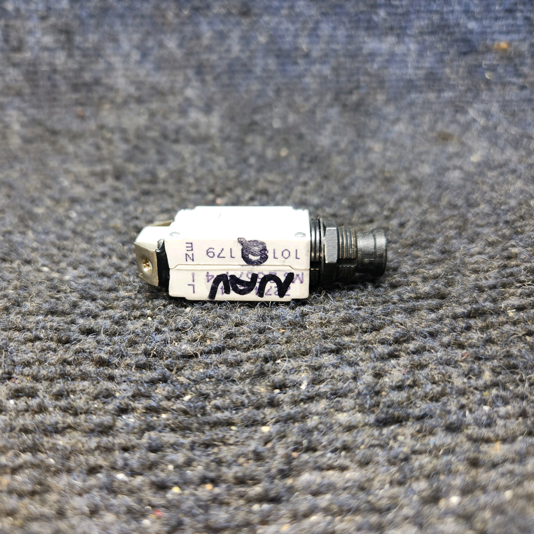Used aircraft parts for sale, 7277-2-4 klixon 7274-2 PIPER PA-24-250 Circuit Breaker - 4 AMP