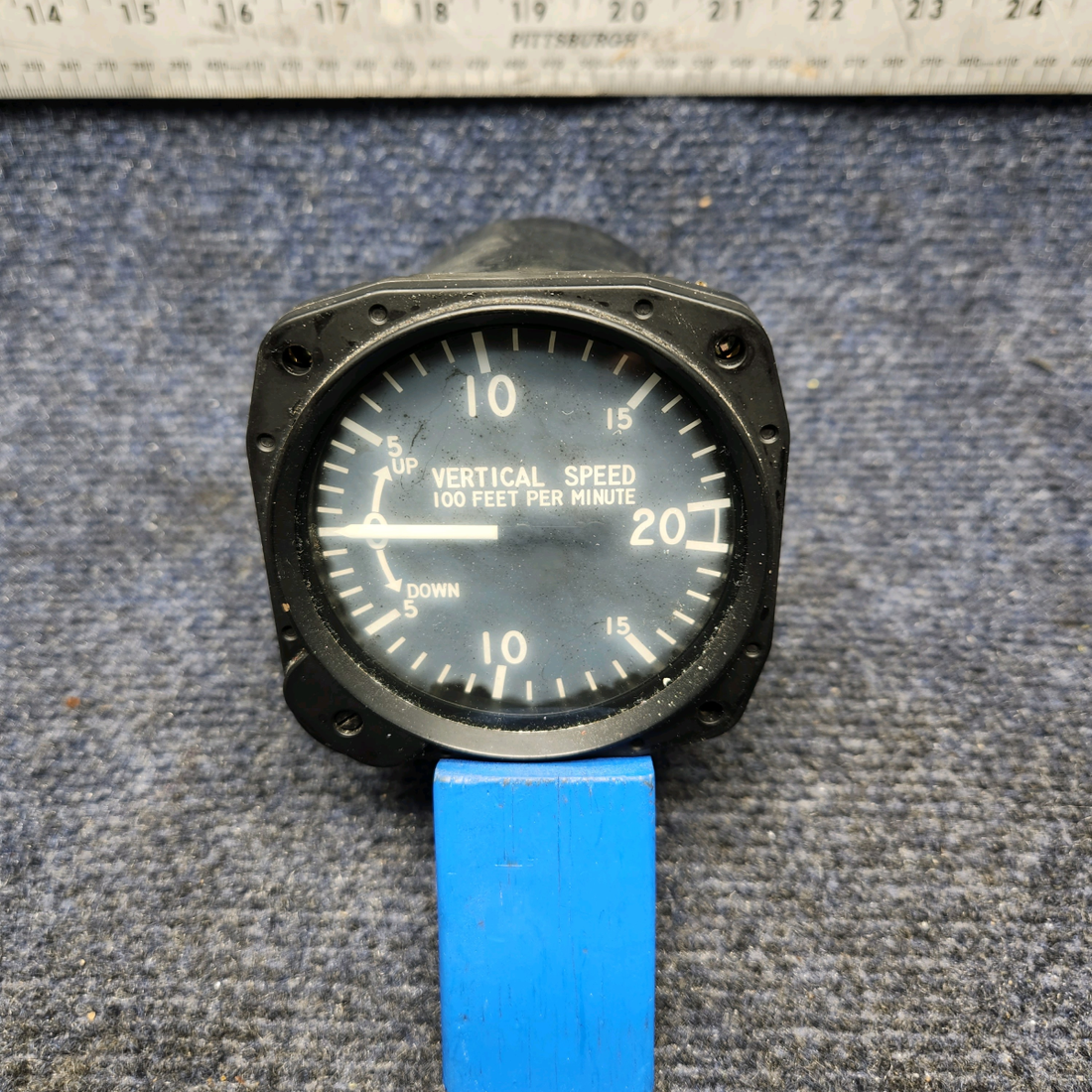 Used aircraft parts for sale, 7000 United Instruments Mooney M20K VERTICAL SPEED INDICATOR FOGGED GLASS