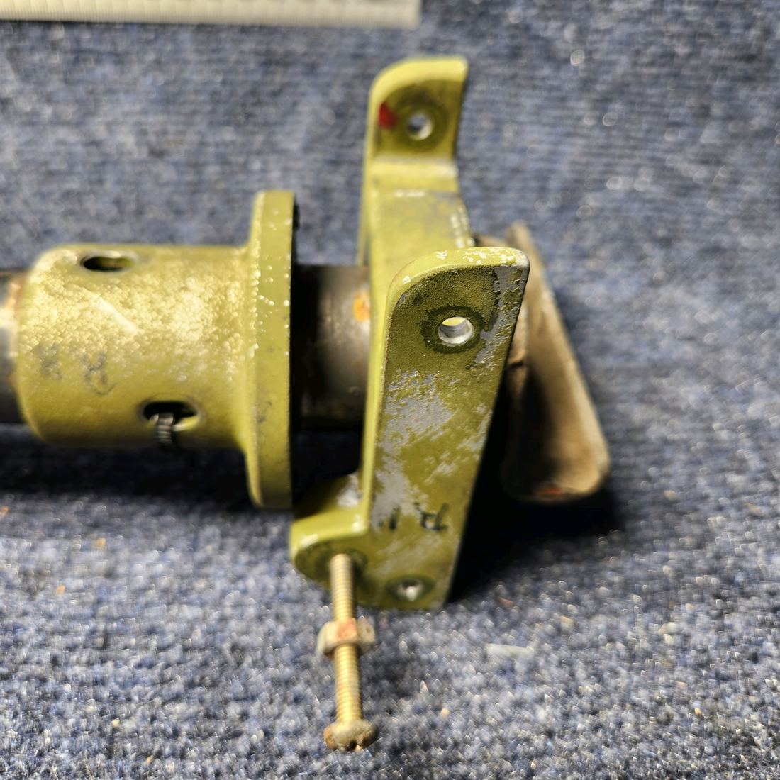 Used aircraft parts for sale, 62705-000 PIPER PA28-161 Warrior III FLAP TORQUE TUBE WITH LH, RH FITTINGS AND TUBE ENDS