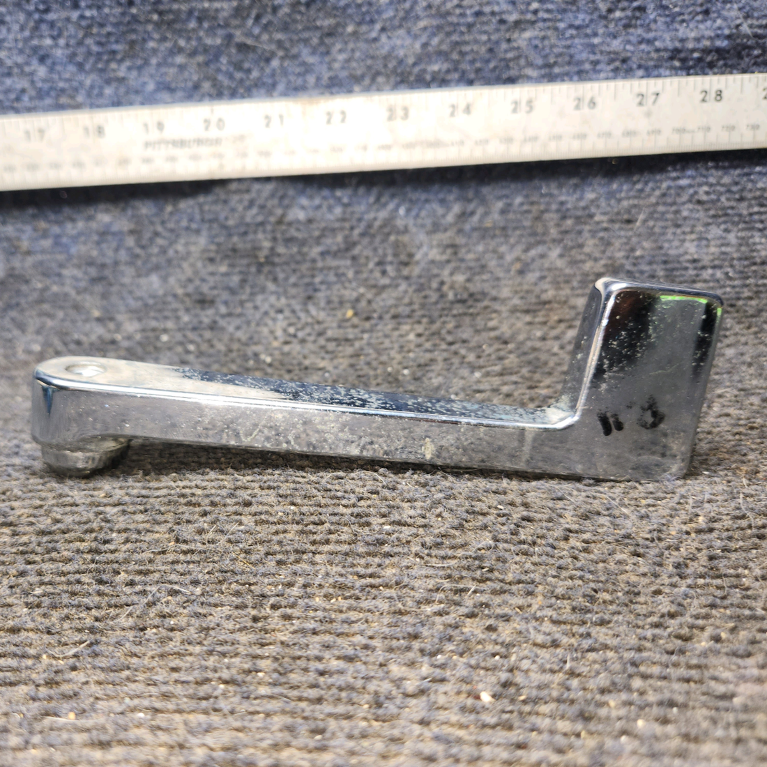 Used aircraft parts for sale, 1217053-4 cessna 172N Cabin Door Handle