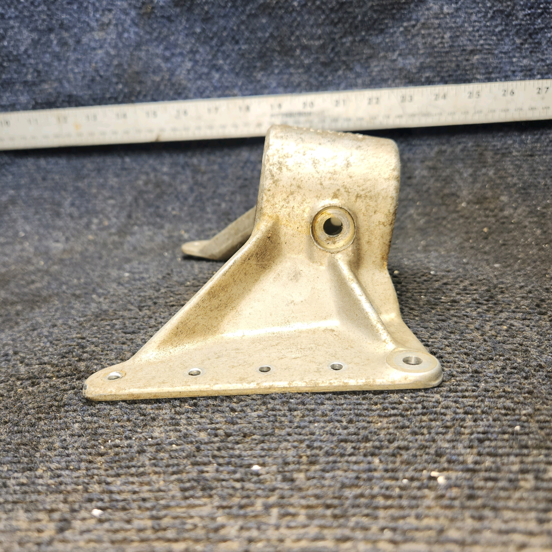 Used aircraft parts for sale, 0543013-1 Cessna 172F Upper Nose Gear Fitting