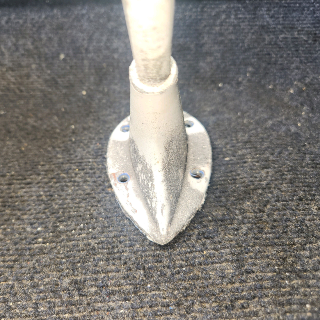 Used aircraft parts for sale, CI-121 Comant CI-121 Cessna 172F VHF Communication Antenna - Chipped Paint