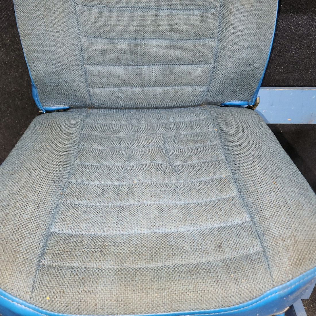 Used aircraft parts for sale, 79337-022 piper PA-28-181 Front Co-Pilot Seat Assembly – RH