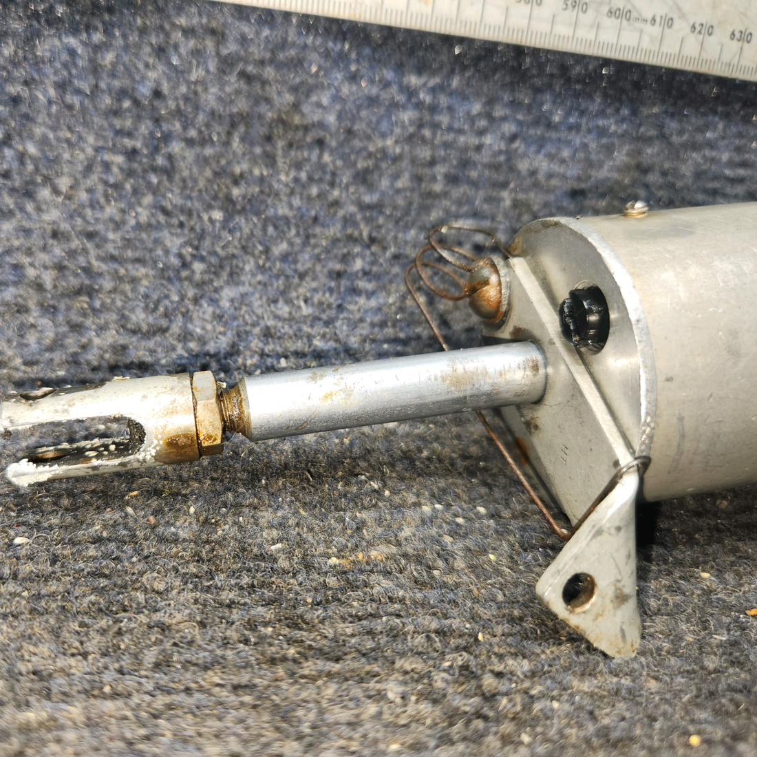 Used aircraft parts for sale, 0541138-12 Cessna 172 Brake Cylinder Assembly - RH