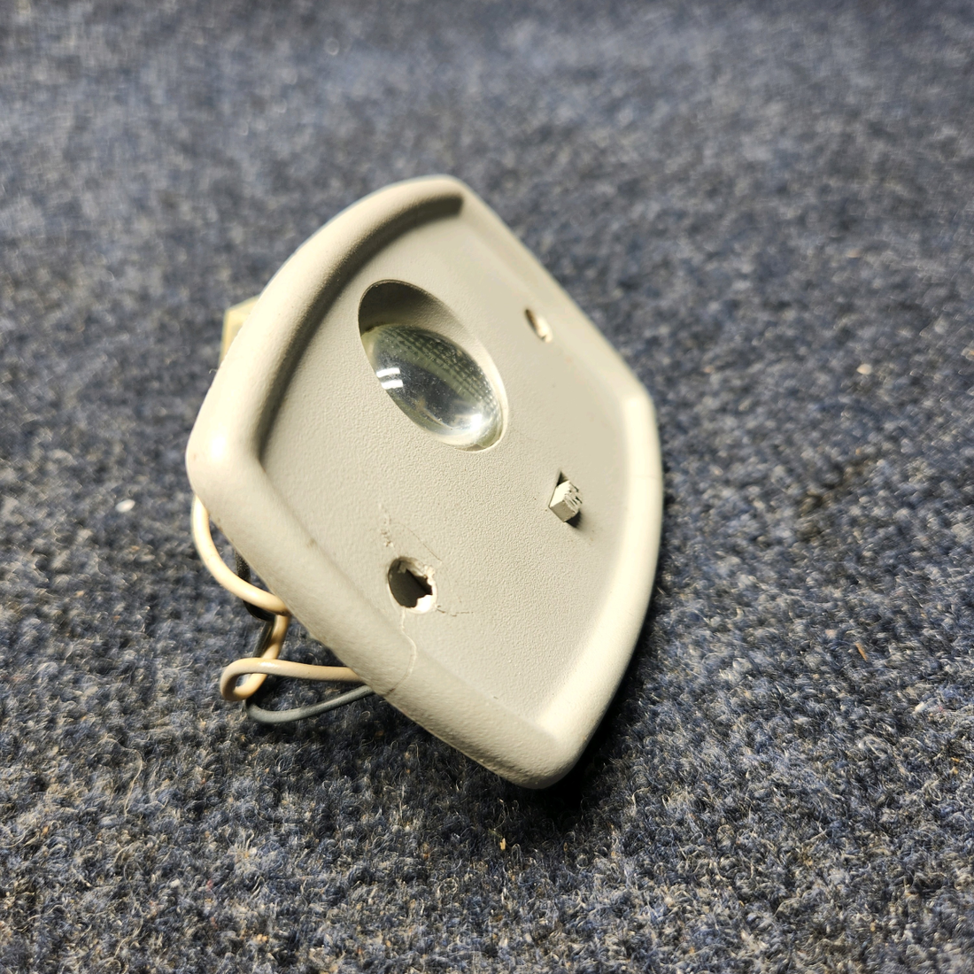Used aircraft parts for sale, 572-524 Piper PA32RT-300 GRIMES READING LIGHT W/ SWITCH (14V) HAS CRACK