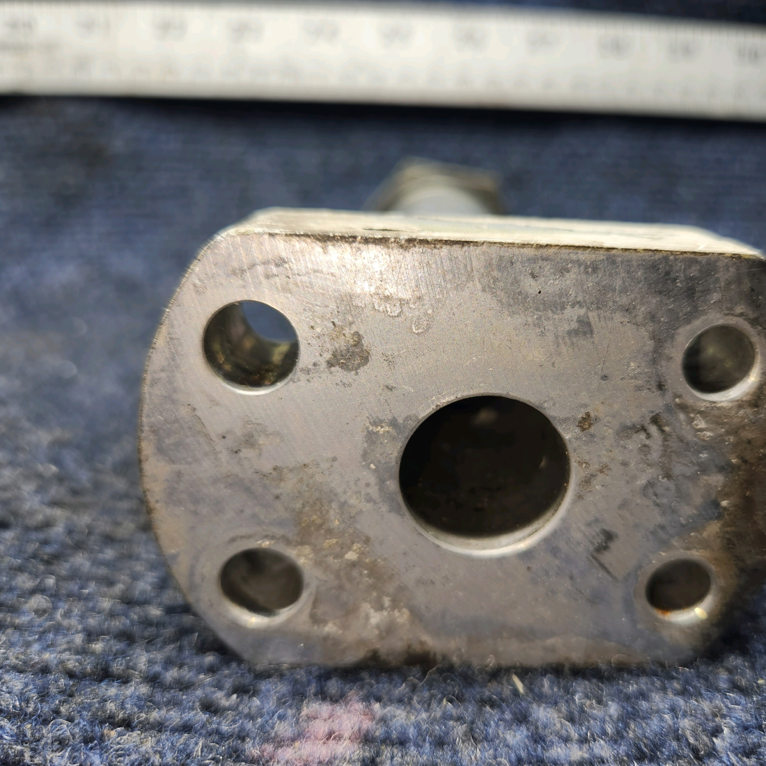 Used aircraft parts for sale, 0541124 Cessna 172RG Axle-Main Gear With Nut
