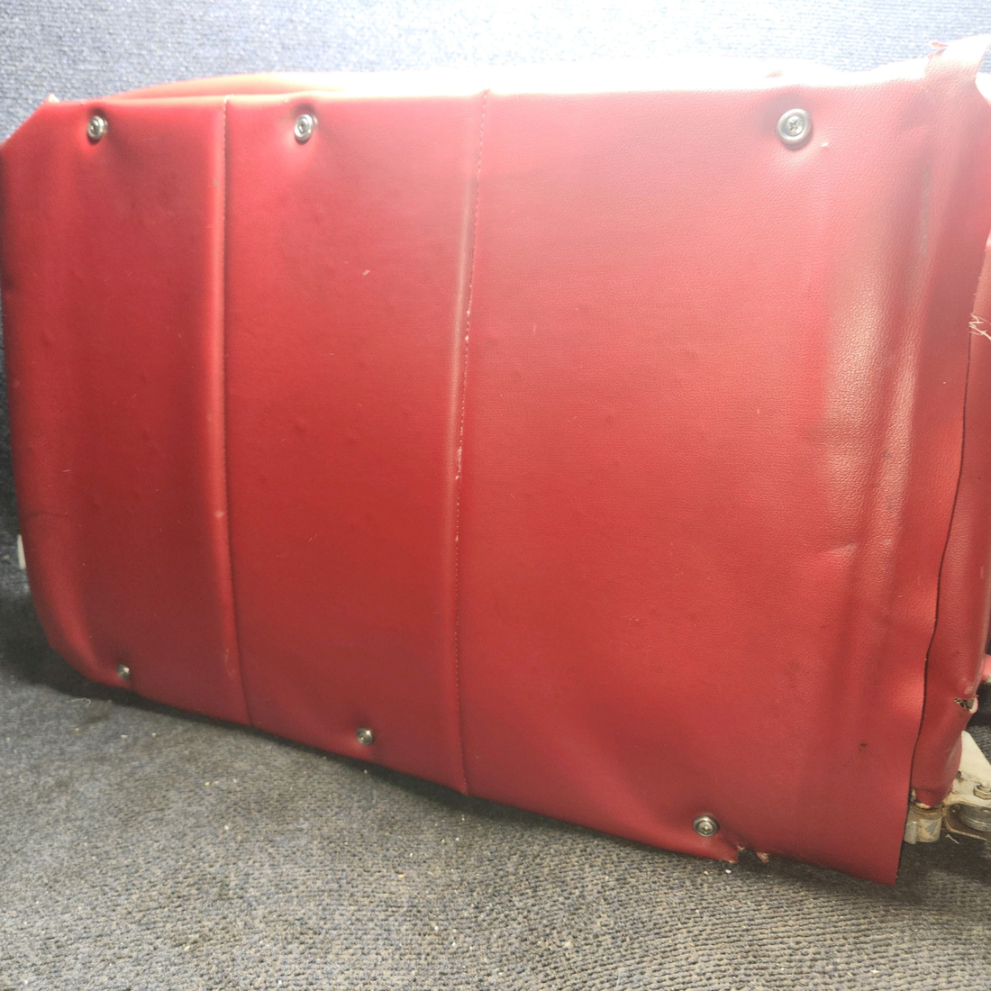 Used aircraft parts for sale, 0400118-66 cessna 150G Seat – RH (Co-Pilot)