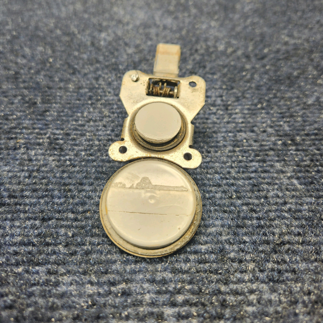 Used aircraft parts for sale, S2455-1 Cessna PIPER- CESSNA-BEECH- MOONEY VARIOS CESSNA 172P BAGGAGE DOOR LATCH ASSEMBLY