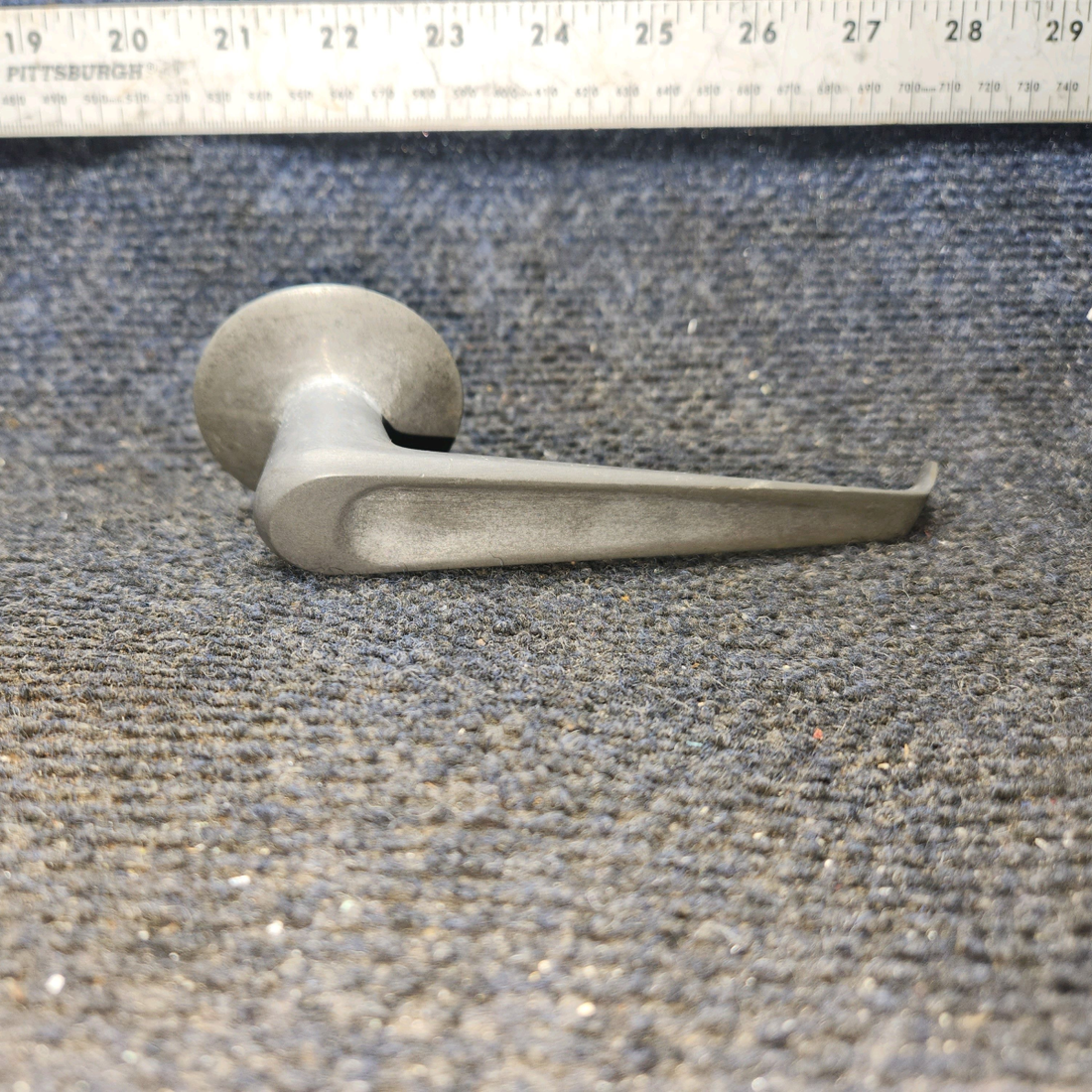 Used aircraft parts for sale, 0711027-1, 0511189-1 Cessna 172E Inside Cabin Door Handle LH or RH w/ Clip