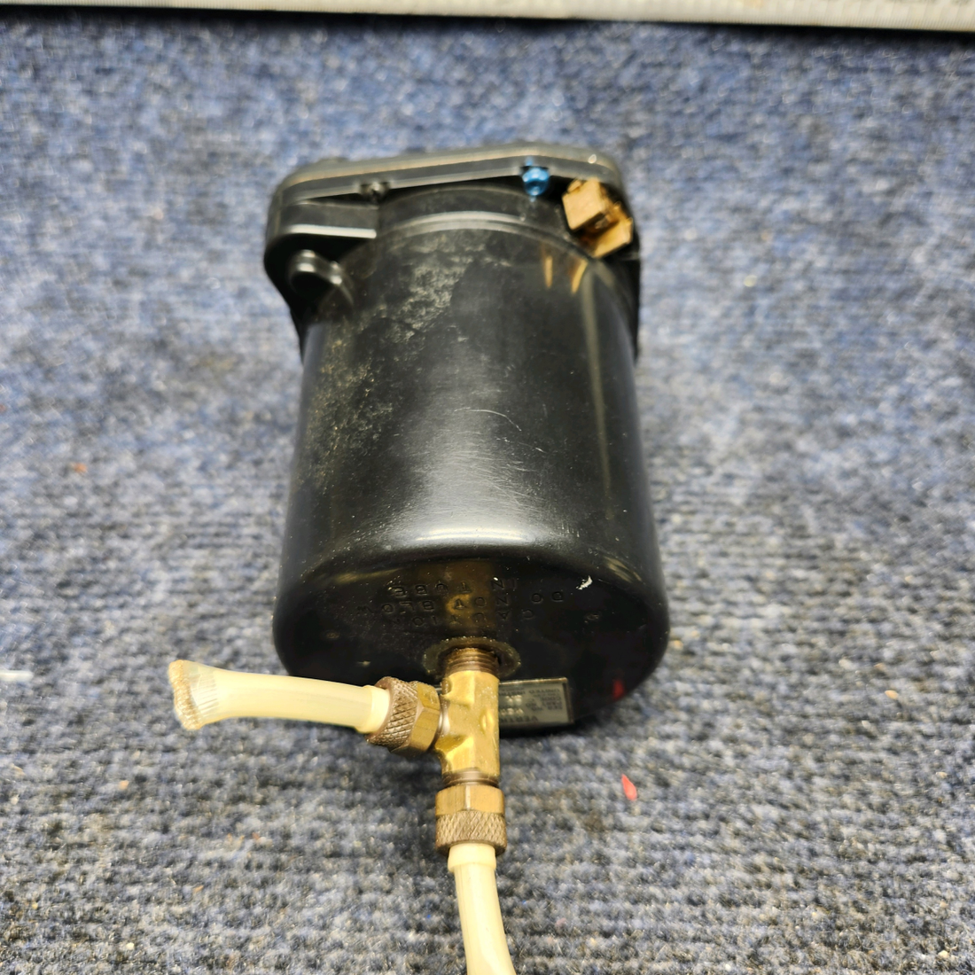 Used aircraft parts for sale, 7000 United Instruments Mooney M20K VERTICAL SPEED INDICATOR FOGGED GLASS