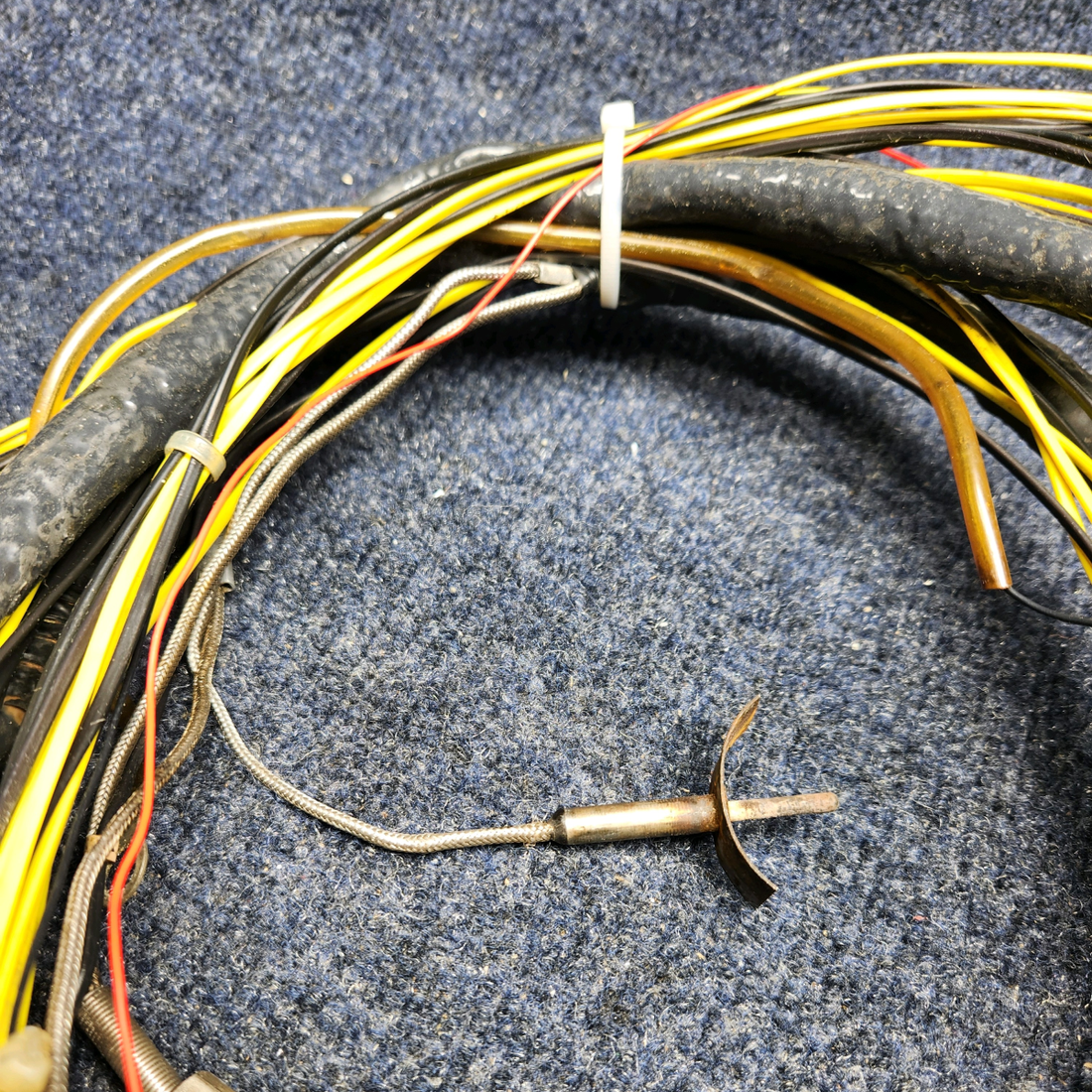 Used aircraft parts for sale, GEM-602 EGT-CHT BEECHCRAFT F35 INSIGHT GEM 602 GRAPHIC ENGINE MONITOR WITH CHT, EGT WITH PROBES.  AS REMOVED, WORKING WHEN REMOVED.