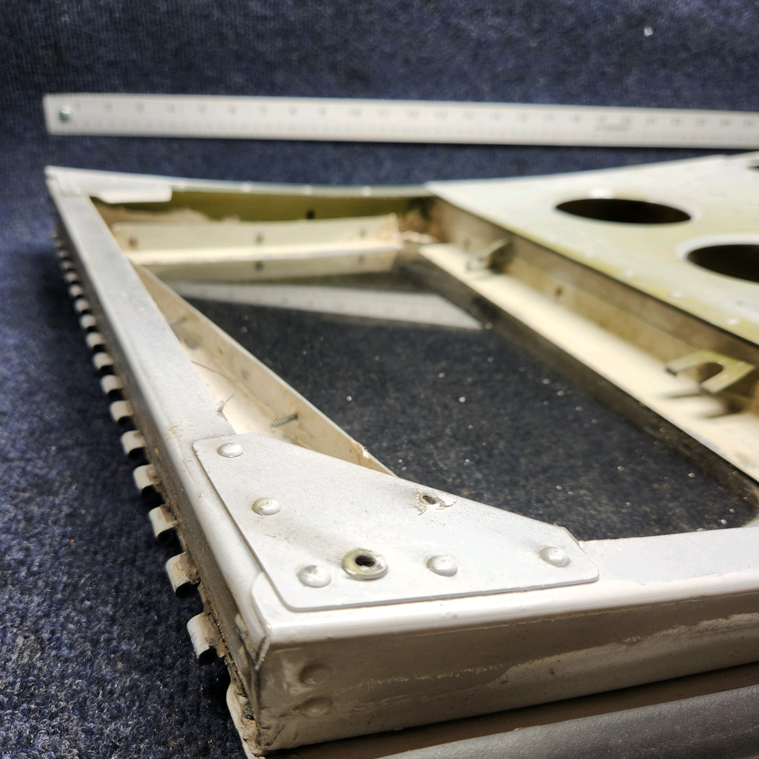 Used aircraft parts for sale, 69853-006 & 69853-806 Piper PA32RT-300 FORWARD BAGGAGE DOOR STRUCTURE ASSY PLEASE SEE PICS.