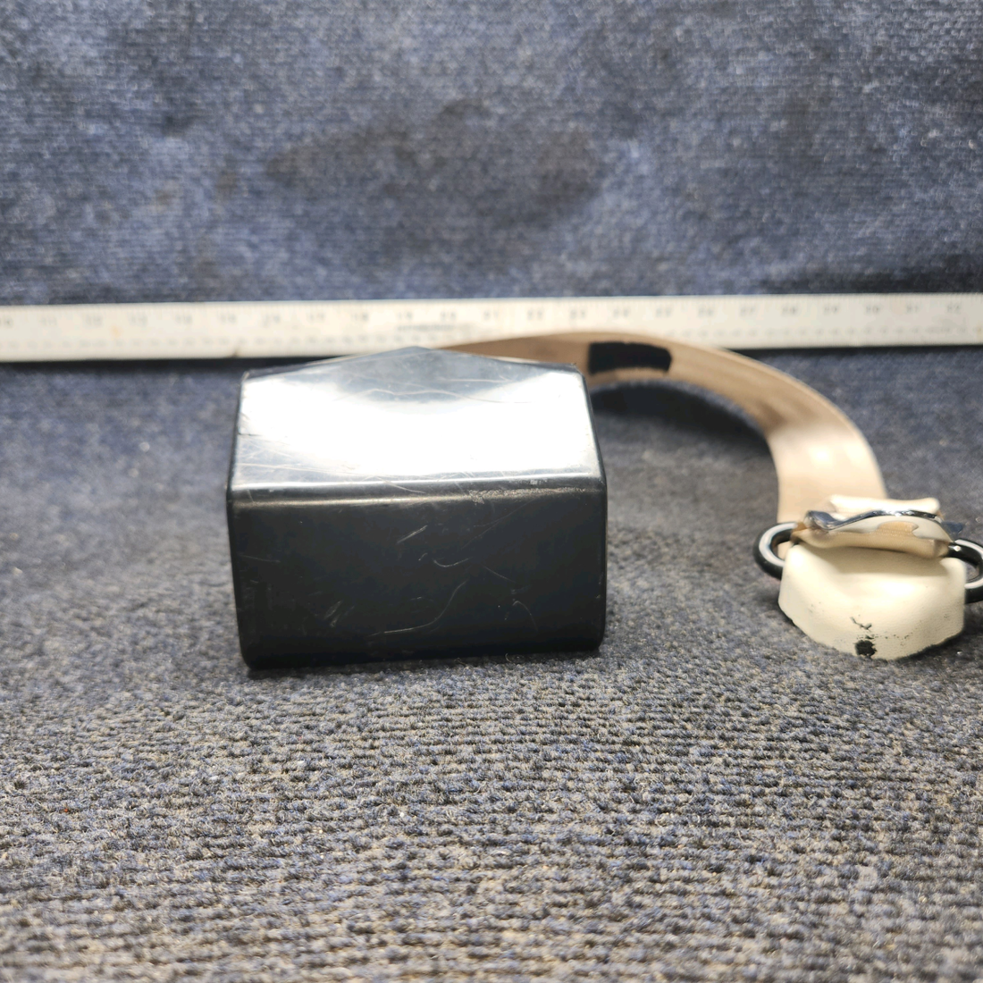 Used aircraft parts for sale, 501580-439 AmSafe BEECHCRAFT 95-55B Safety Seatbell Shoulder Harness