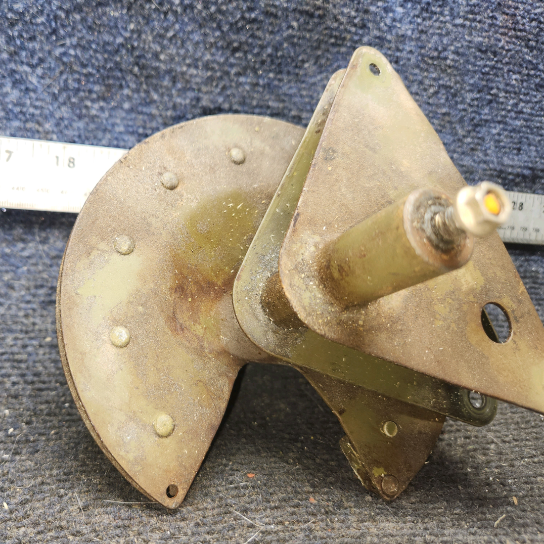 Used aircraft parts for sale, 0510195-1 cessna 172N Flap Pulley Drive Assembly