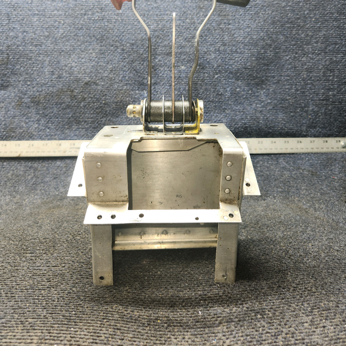 Used aircraft parts for sale, 169-940017-5 Beechcraft C23 SUNDOWNER Engine Control Quadrant