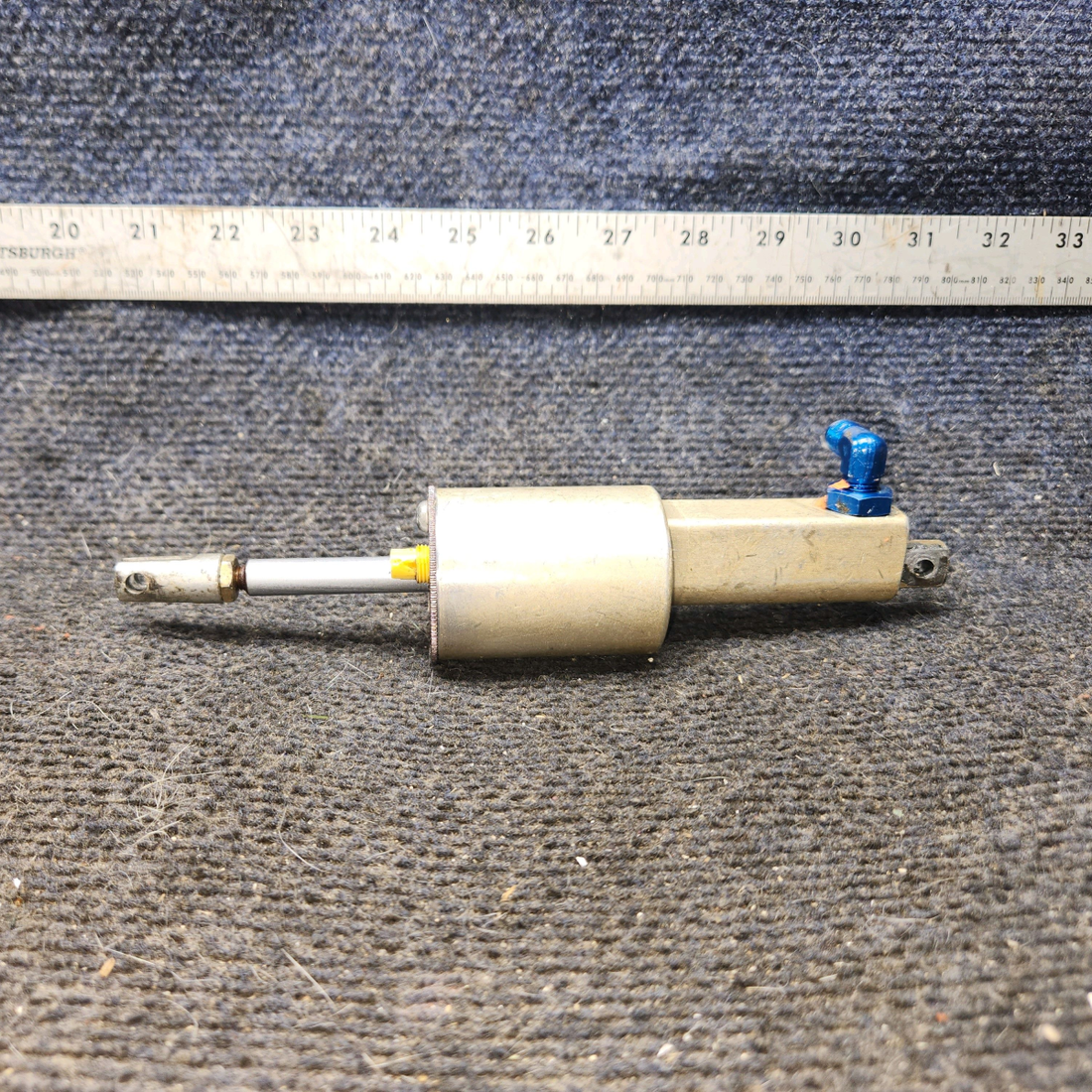 Used aircraft parts for sale, 0541138-22 cessna 172N Brake Master Cylinder